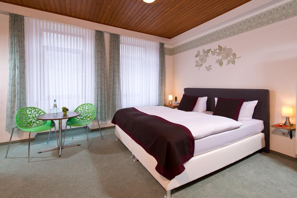Ellenzer Goldbaeumchen Hotel Szoba fotó